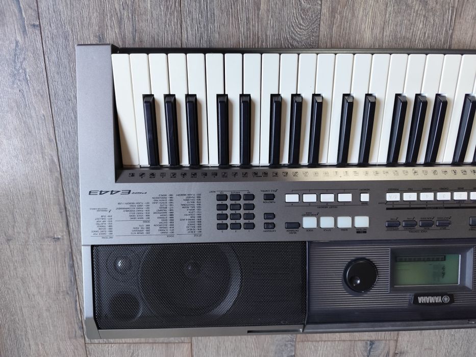 Keyboard Yamaha PSR E443
