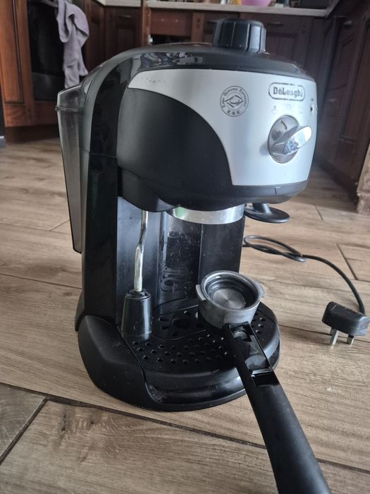 Ekspres do kawy DeLonghi EC221.B