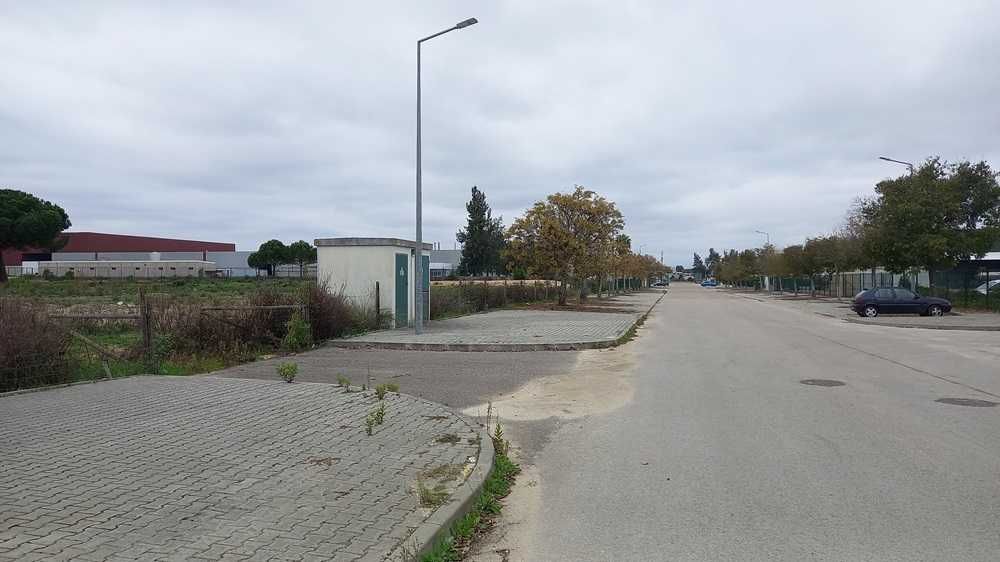 Lote industrial com 93.365 m2 no Parque Industrial de Vendas Novas.