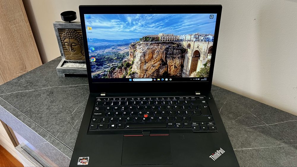Lenovo Thinkpad L14 Touch Ryzen 5 PRO 4650U/16Gb RAM/SSD 256Gb/Gráfica 2Gb