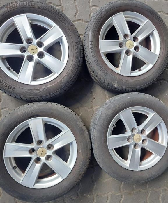 Jantes Mitsubishi Lancer Viii R16 Com Pneus 205/60 Furação 5X114.3