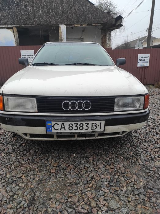 Автомобіль Ауди 80б3