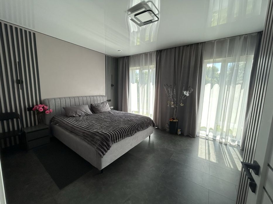 Продажа Таунхаус Вышгородский район,с.Новые Петровцы КГКанево ,озеро