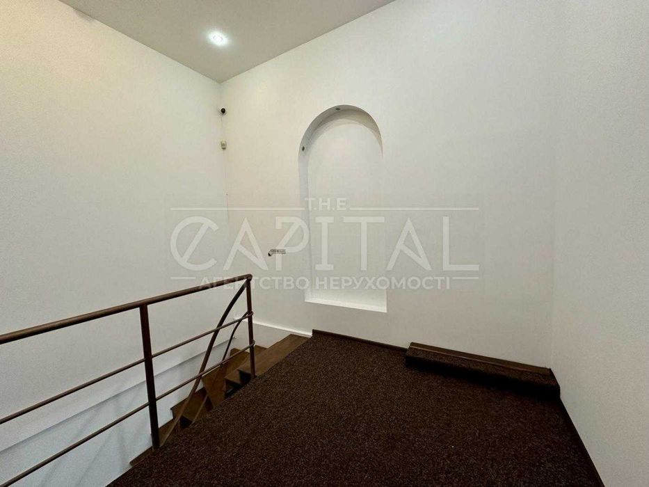 Продаж фасадного приміщення Грушевського Печерськ Центр метро Київ