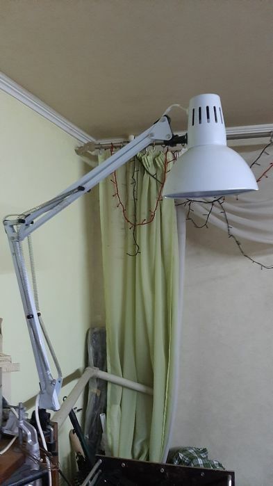 Лампы настольные, рабочие на 220в