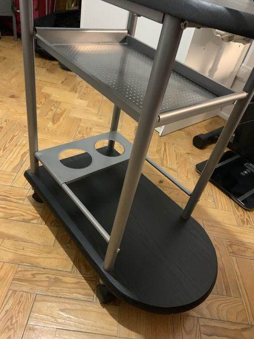 Carrinho/ bar em bom estado