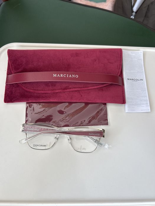 3 Armacao de oculos Guess Marciano