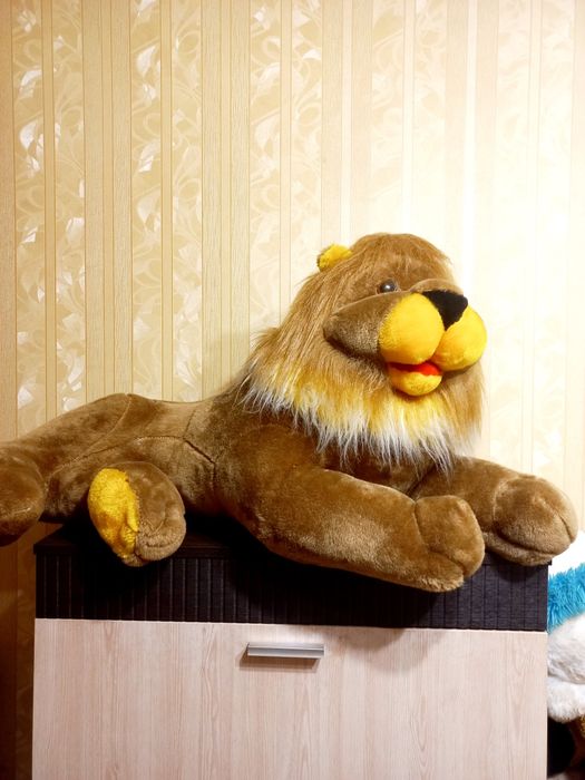 Игрушка мягкая,лев