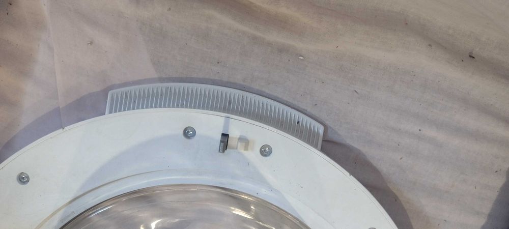 Продам двери люк стиральной машины Bosch