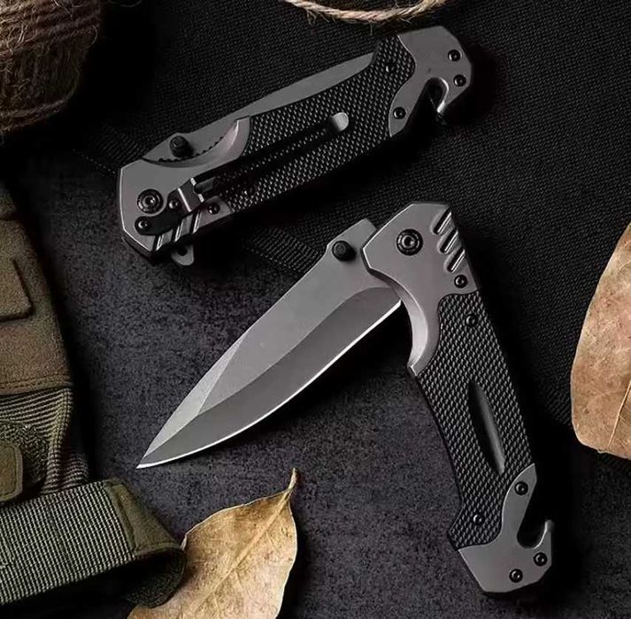 Wielofunkcyjny nóż survivalowy