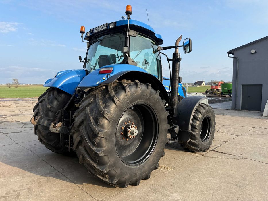 New Holland T7040 Autocommand 220 km Zadbany