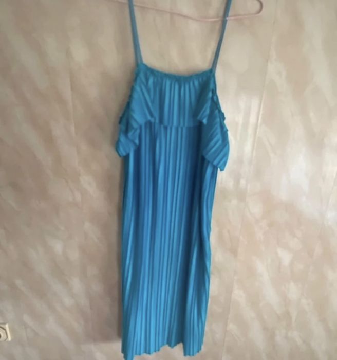 Zara piekna sukienka s m opdajaca