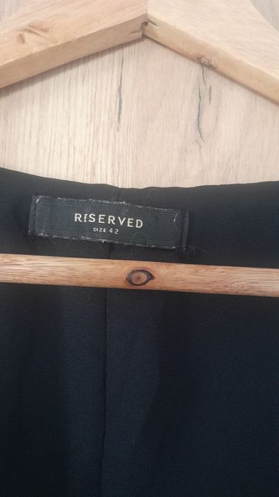 Sukienka Reserved rozmiar 42 mini czarna ze zdobieniami