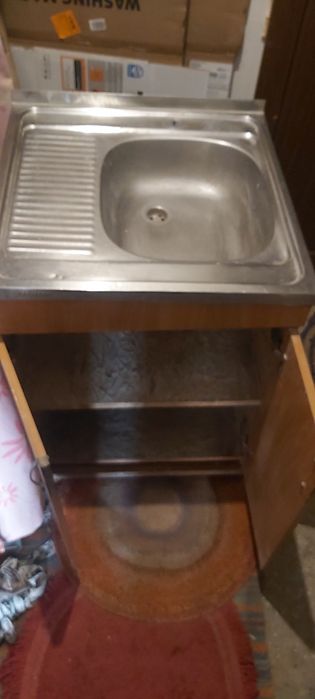 Тумбочка, шкаф кухонний та рукомийник