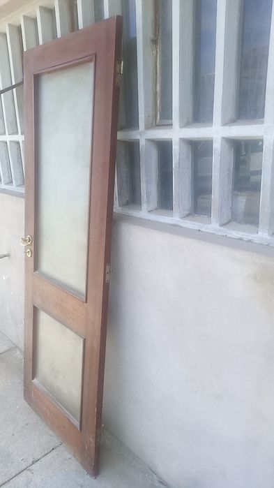 Portas madeira Maciça com vidros com aros e guarnições