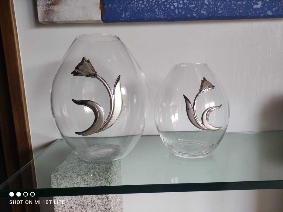 Peças de vidro com detalhes de prata para decoração