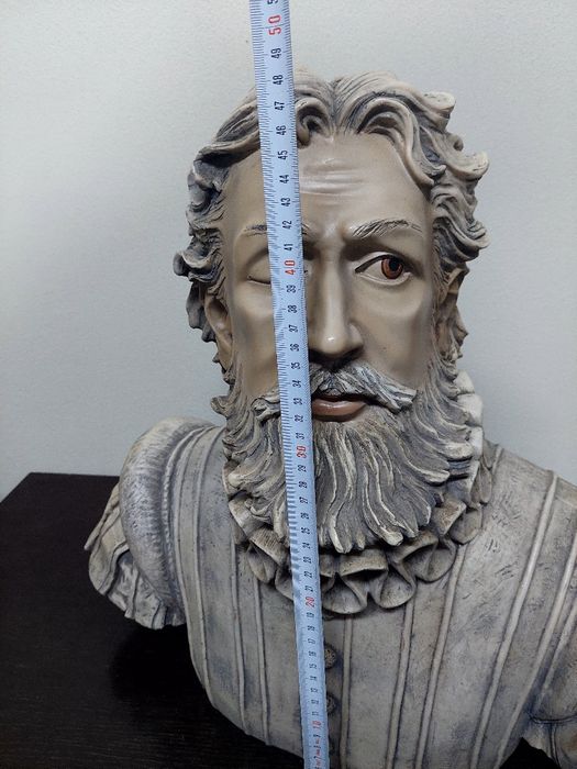 Busto Camões em marfinite