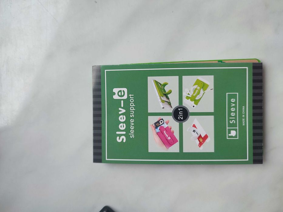 Naklejane etui/podstawka do telefonu 1szt