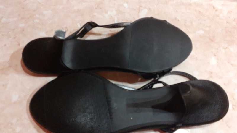 Sandałki satynowe Vesuvio R 36