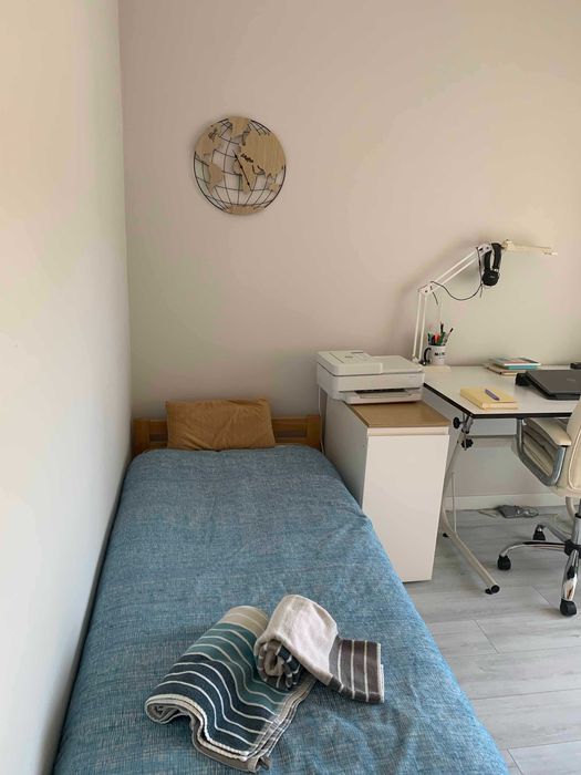 Quarto Individual c/ Varanda - Loures (disponível)