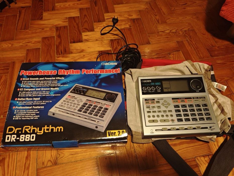 3   BOSS DR-880 Dr. Rhythm