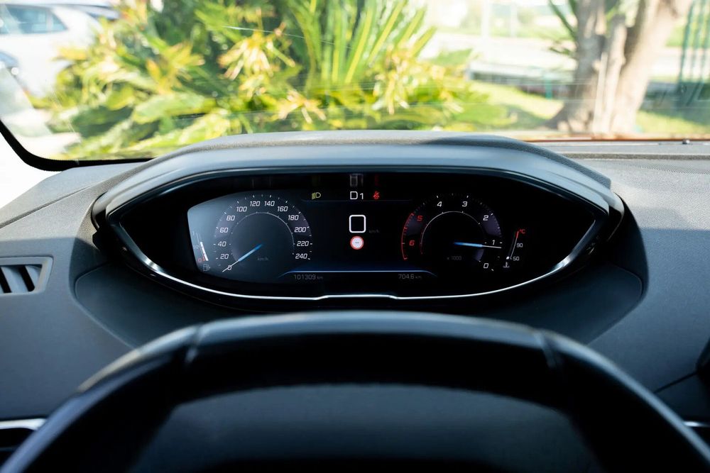 Peugeot 5008 1.5 BlueHDi Allure EAT8