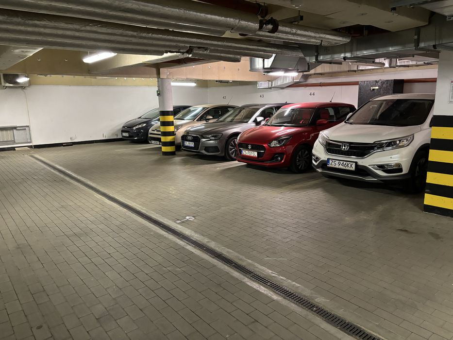 Miejsce postojowe Garaż Sosabowskiego Szczecin Pogodno Faktura - Więcej