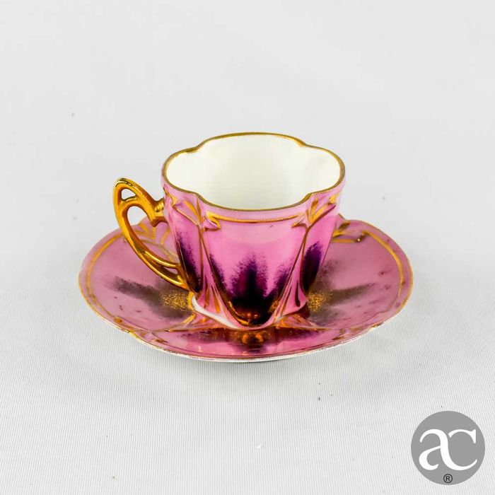 Chávena de café e pires, Arte Nova, em lustrina “Lembrança”