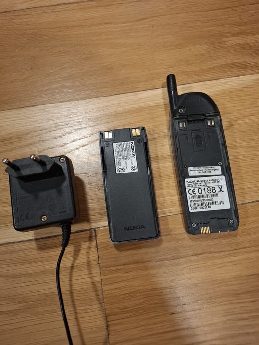 Nokia 6150 SAT - klasyczna cegła włacza się