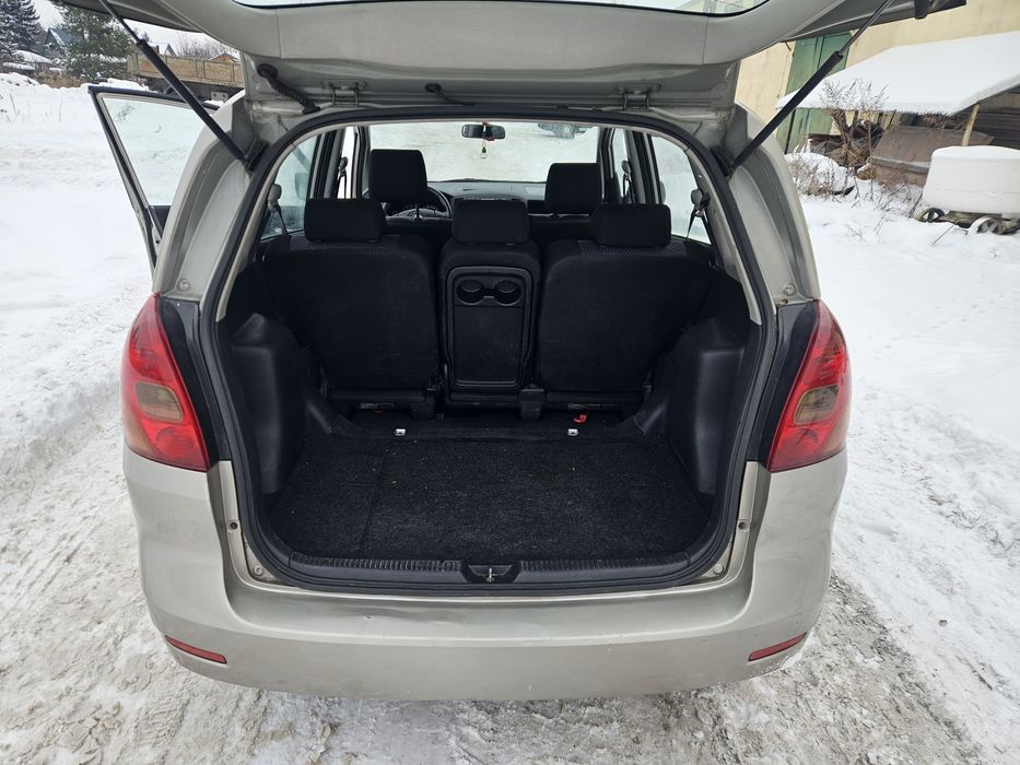 Toyota Corolla Verso 2002 рік 2.0 дизель для військових