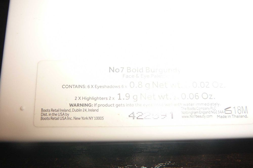 cienie  do oczu  zestaw  No7  Boots +  drugie  gratis