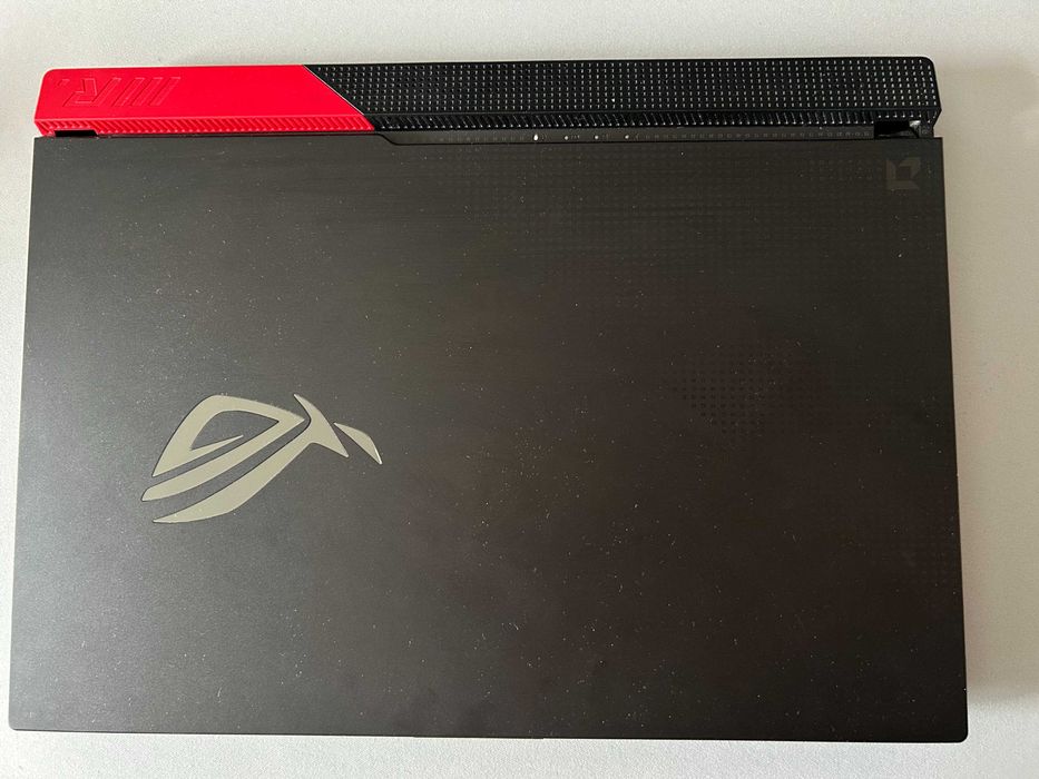 ASUS ROG Strix G15 Advantage R9 5980HX RX 6800M 12GB 32GB RAM 1.5TB SSD