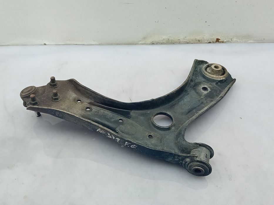 Braço de suspensão frente esquerdo SEAT Ibiza IV (6J5, 6P1)