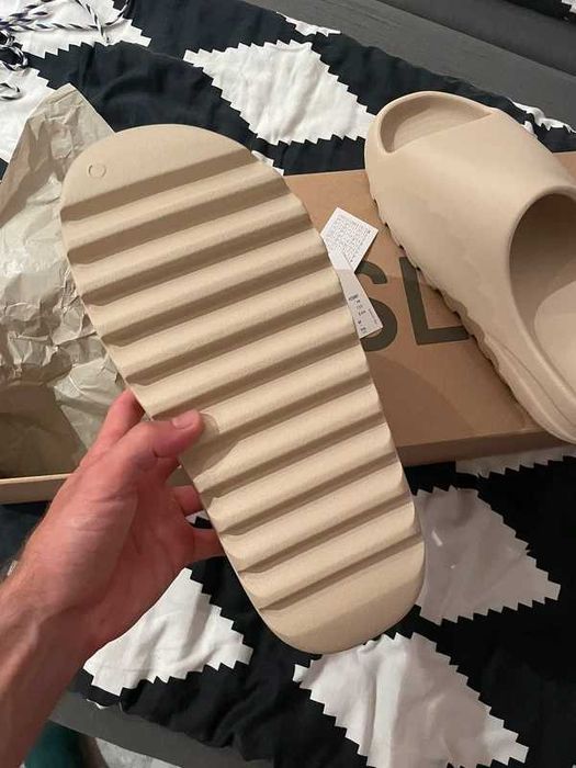 adidas Yeezy Slide .39