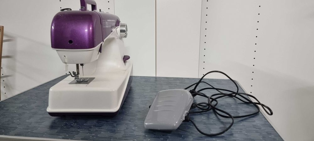 Maquina costura Delecline