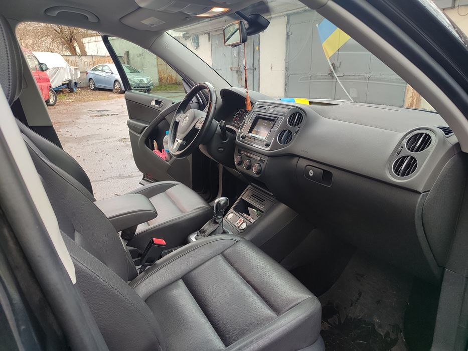 VOLKSWAGEN TIGUAN 2015 VIN WVGAV7AXXGW556152 фото оголошення 17 з 19