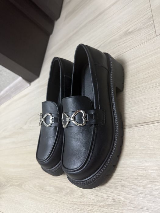 Лофери нові 39 розм.