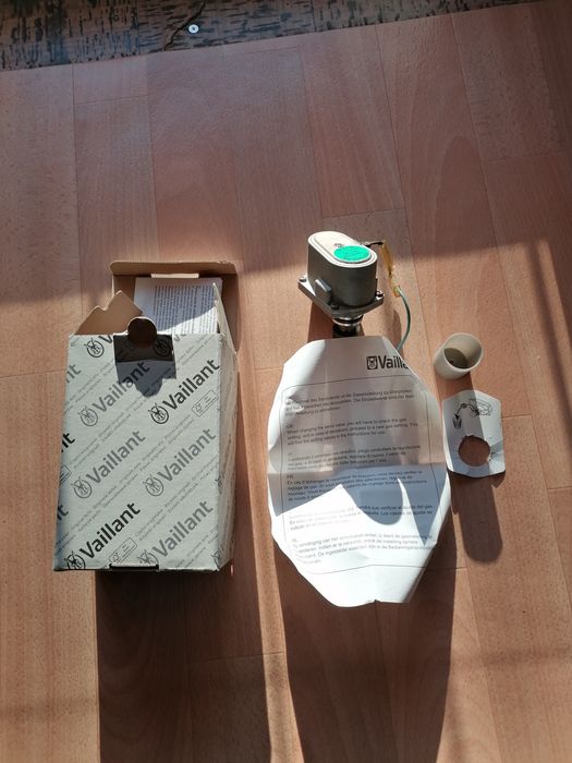 Piecyk łazienkowy  gazowy  Vaillant z Wyświetlaczem Temp. Wody