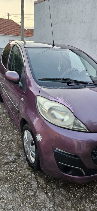 Carro de Menina. Modelo Envy. Cor roxo. Impecável. Duas únicas donas. 4 pneus e jantes novos. Bateria nova. Troca de óleo e filtro ok. IUC e inspeção