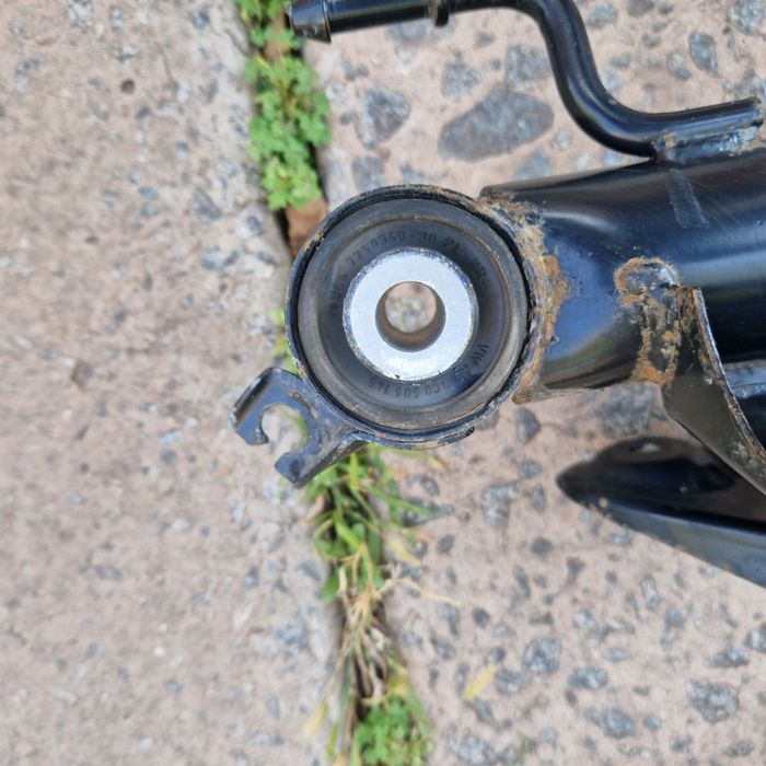 Подрамник задній passat b 7 2013рік Європа