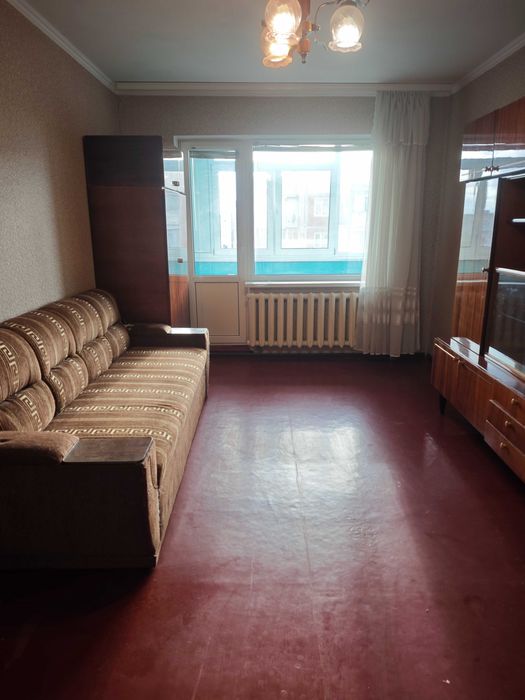 Продам 1-кімнатну квартиру 4-й мікрорайон ВЛАСНИК