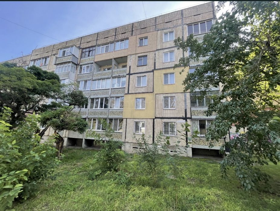 Продаж 4-кімнатної квартири
