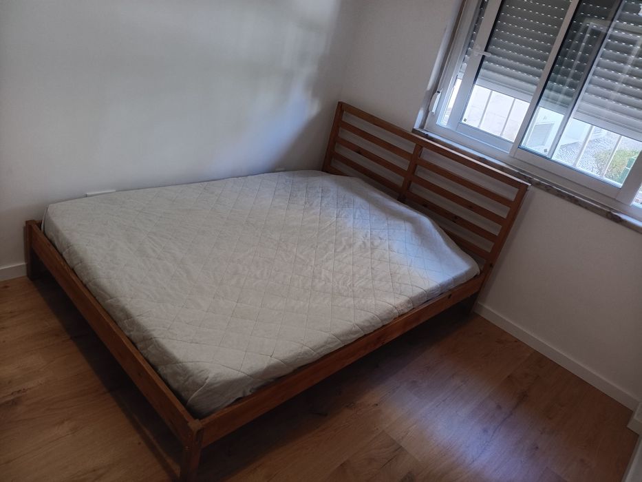 Arrenda-se um quarto