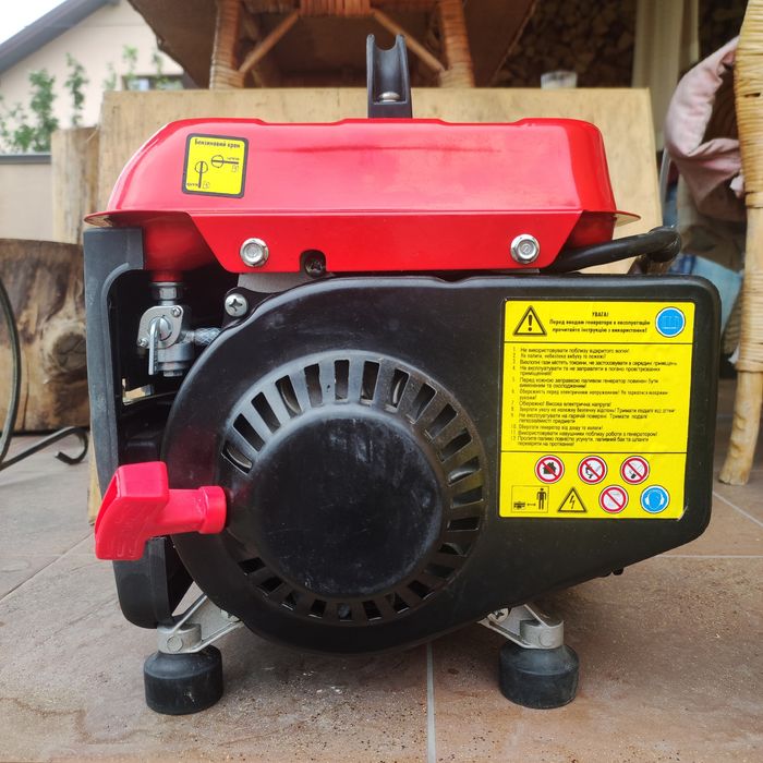 Продам бензогенератор FEG 6502 800вт