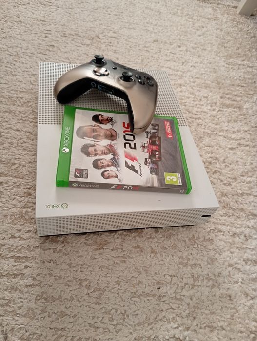 Xbox One s  disponível em bom estado
