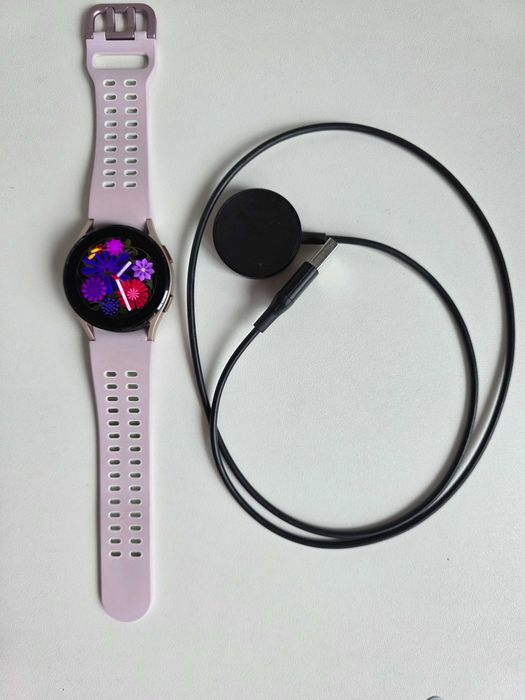 Sprzedam damski smartwatch Samsung Galaxy Watch w bardzo dobrym stanie