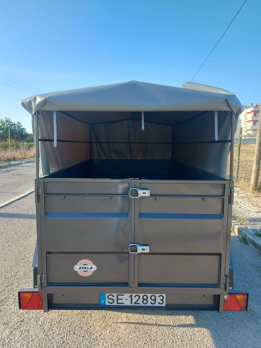 Reboque 2 eixos com travão