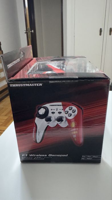 Thrustmaster Ferrari Wireless Controller – Edição Fernando Alonso (PS3 / PC)