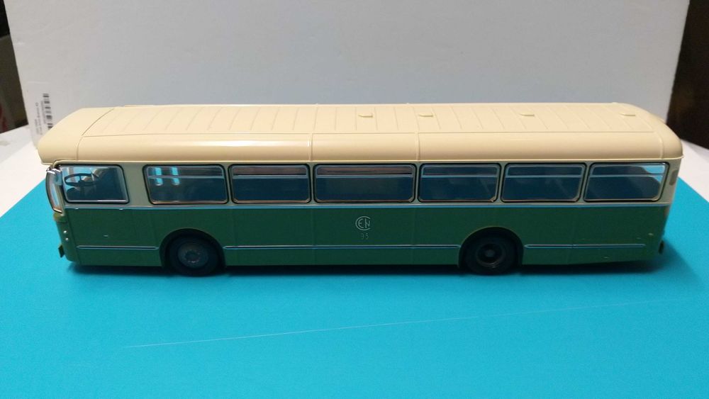 Brossel Leyland 55 Bus Valenciennes-France: Hachette/IXO escala 1/43