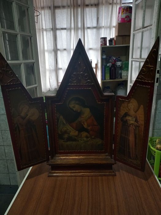 Oratório religioso antigo